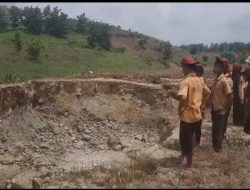 Semburan Minyak di Kedinding Kedungtuban jadi Tontonan Anak SD