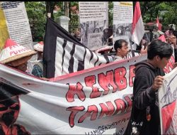 Petani Pundenrejo Geruduk Kantor DPRD Pati