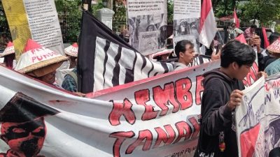 Petani Pundenrejo Geruduk Kantor DPRD Pati