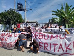 Dinilai Ingkar Janji, Warga Tanjungrejo Pati Tutup Paksa Akses Masuk PT SJB