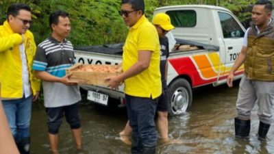 Wakil Ketua DPRD Jateng Turun ke Lokasi Banjir Genuksari, Bagikan Bantuan Sembako