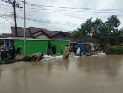 Tanggul Sungai Nglangak Jebol, 250 Rumah di Desa Pladen Kudus Terendam Banjir