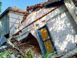 Tanah Ambles 2 Meter di Kemiri Jepon, Empat Rumah Warga Rusak Parah