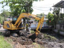 Cepu Langganan Banjir, Pemkab Blora Turunkan Alat Berat dan Usulkan Embung