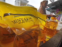 Stabilkan Harga, Bulog Salurkan 3.000 Liter MinyaKita di Kudus