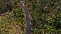 Sempat Terisolir Longsor, Jalan Menuju Desa Tempur Jepara Kini Diaspal Hotmix Rp4,9 Miliar