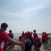 Pelajar Pati Tanam 2.000 Mangrove di Pesisir Tluwuk, Tekan Abrasi dan Jaga Ekosistem