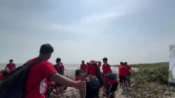 Pelajar Pati Tanam 2.000 Mangrove di Pesisir Tluwuk, Tekan Abrasi dan Jaga Ekosistem
