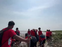 Pelajar Pati Tanam 2.000 Mangrove di Pesisir Tluwuk, Tekan Abrasi dan Jaga Ekosistem